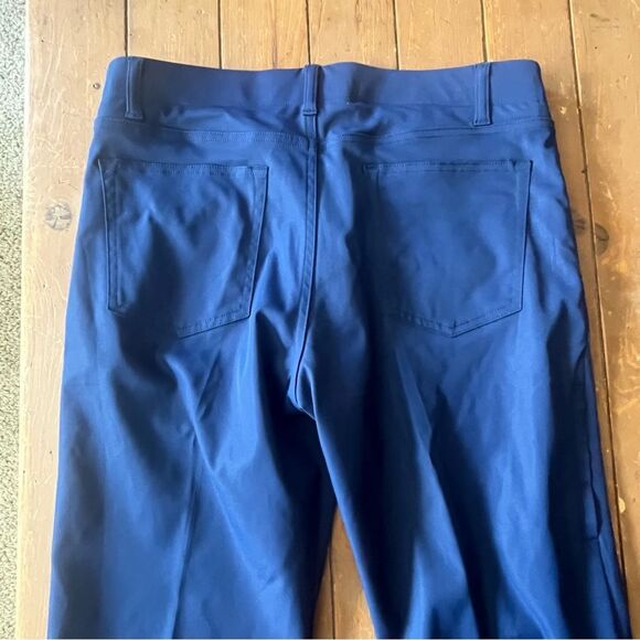 Lands’ End Men's Slim Fit Flex Performance Stretch Golf Pants - Picture 8 of 10